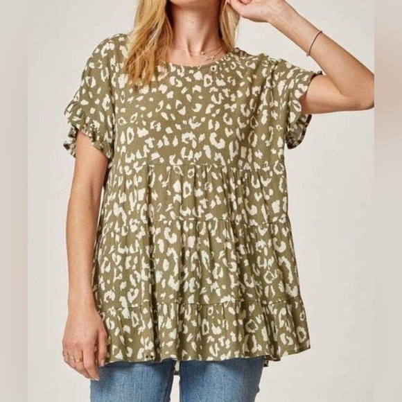 ANDREE BY UNIT Tops - Andree by Unit Olive Green Leopard Print Short Sleeve Flowy Babydoll Top